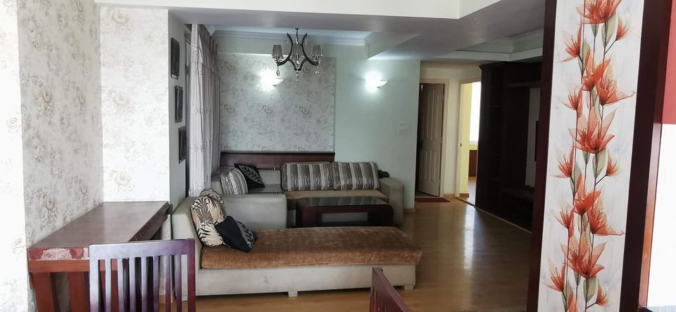 Fully furnished, 4BHK flat with 3 bathrooms