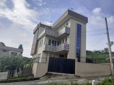 House with 4 aana land for sale