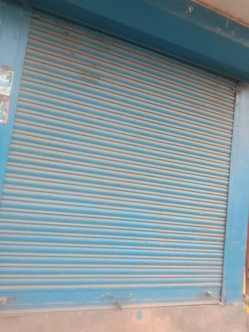 Shutter with big space for rent