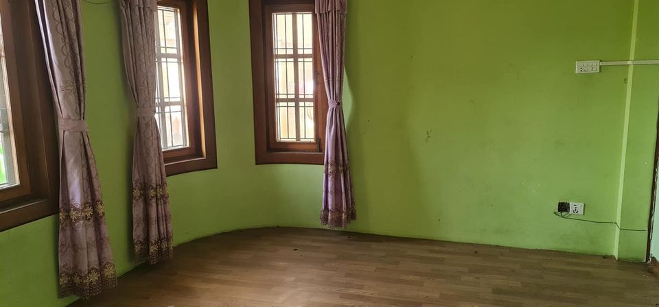 2 bedroom, living room, kitchen, bathroom flat in Gatthaghar