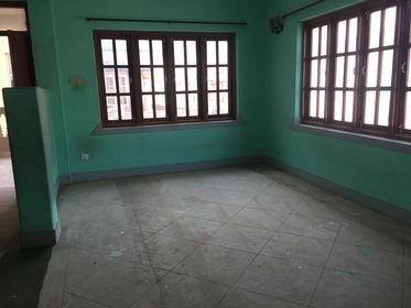 3 rooms with 1 hall flat for rent in Thulobhayang