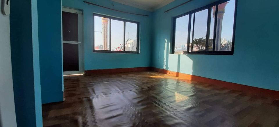 Flat on rent in Chapali