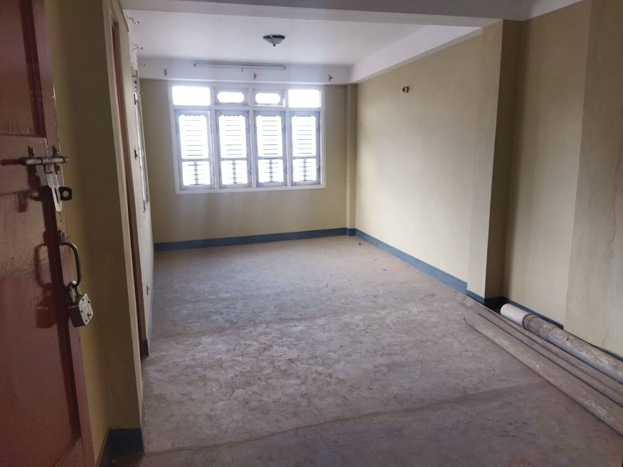 3 rooms flat in Nayabazar