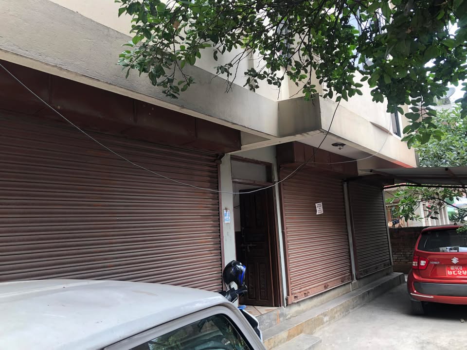 Shutter for rent Hadigau