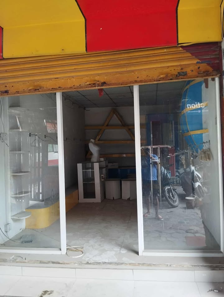 Shutter for rent