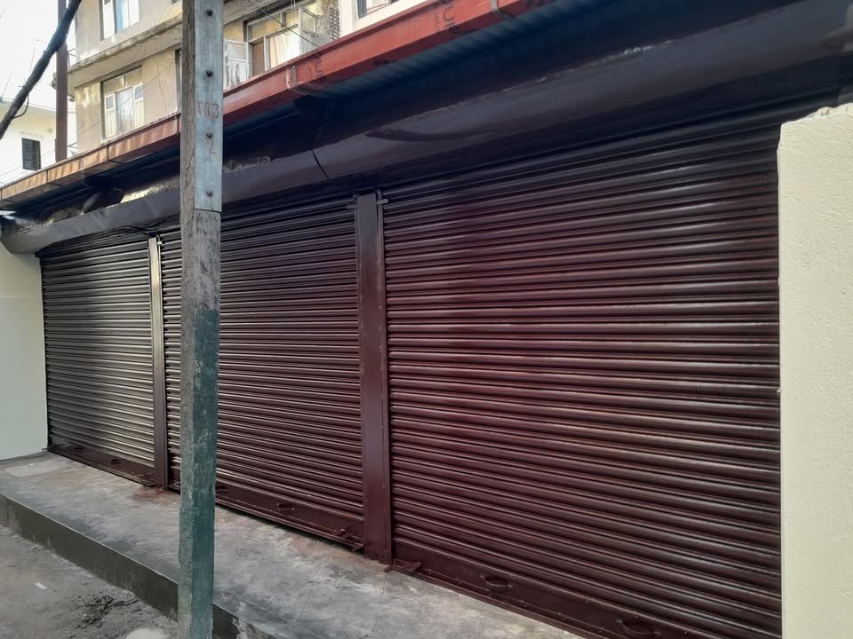 Shutter for Rent in Kupondol