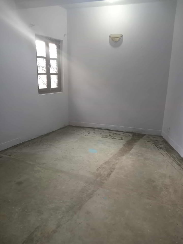 2 Rooms and Kitchen in Gairidhara