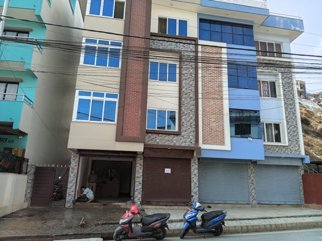 Shutter on rent near Grande Hospital