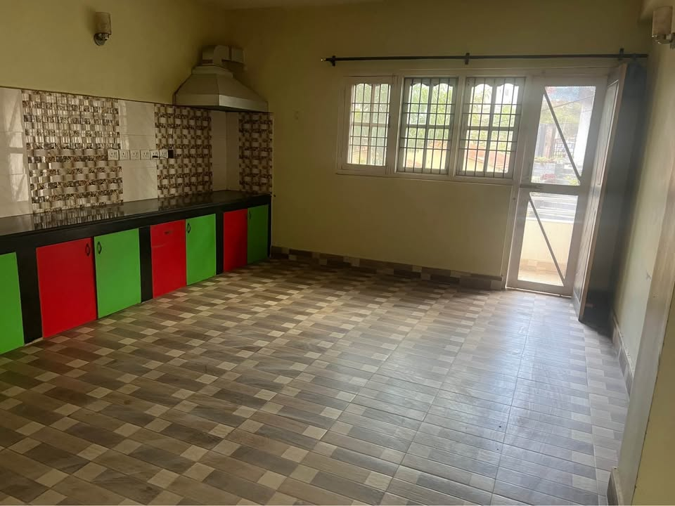 Flat for Rent in Nakhipot