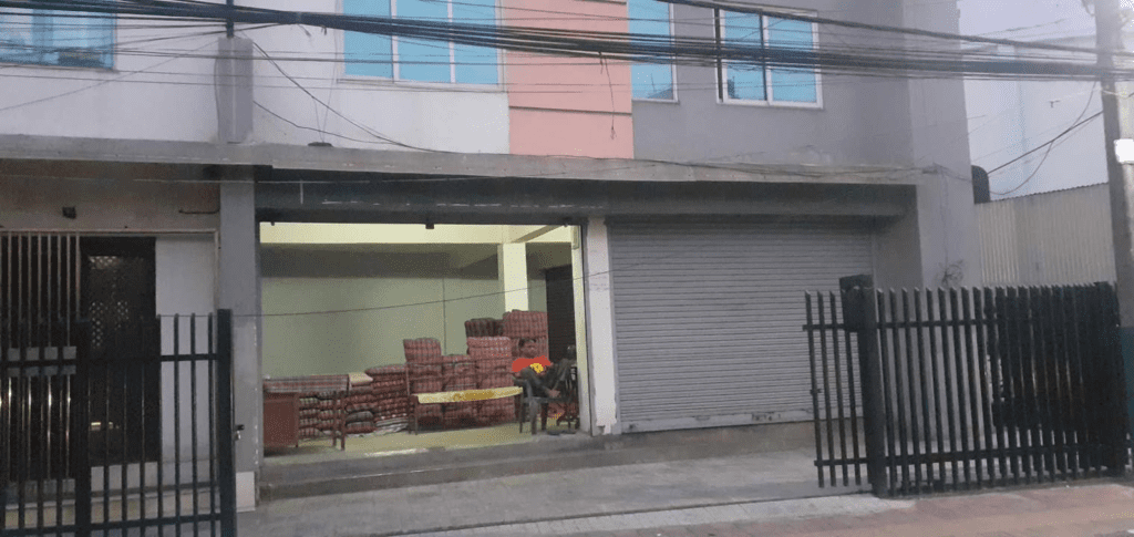 Shutter for Rent in Kalopul